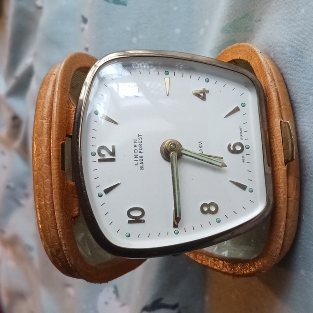 Vintage Linden travel clock/alarm